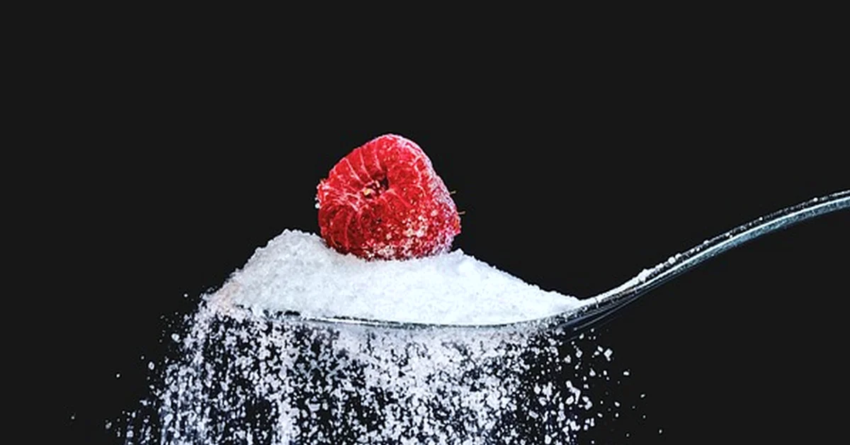 The sugar mistake that makes hummingbird nectar spoil